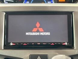 【純正ナビ】人気の純正ナビを装備しております。ナビの使いやすさはもちろん、オーディオ機能も充実！キャンプや旅行はもちろん、通勤や買い物など普段のドライブも楽しくなるはず♪