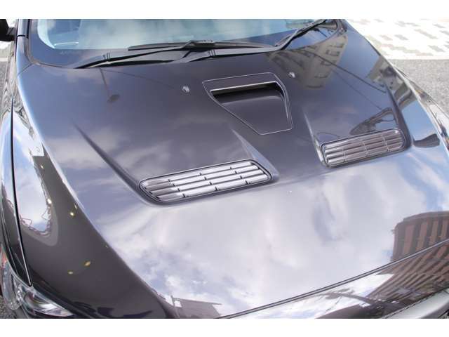 ボンネットの色褪せ等もありません。。