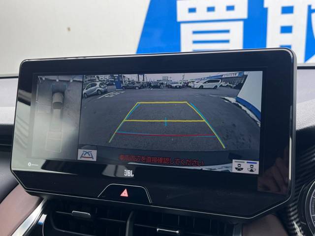 【パノラミックビューモニター】専用のカメラにより、上から見下ろしたような視点で360度クルマの周囲を確認することができます☆死角部分も確認しやすく、狭い場所での切り返しや駐車もスムーズに行えます。