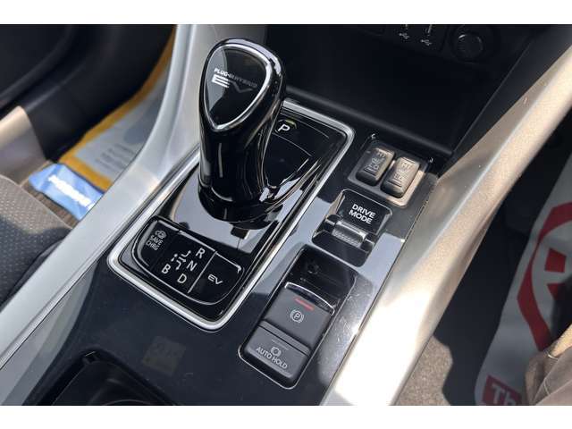 シフトレバー、ドライブモードセレクター、電子パーキングスイッチ、ブレーキオートホールドスイッチ