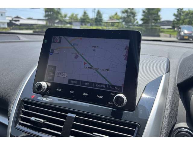 三菱スマートフォン連携ナビゲーション…スマホアプリの機能をそのまま車で使える自由度の高いナビです！