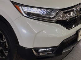 【LEDヘッドライト】ディスチャージヘッドライト（HID）と同等の明るさで、夜道や雨天走行が明るく視界良好！！　フォグライトも装備で、安心感さらにUPです♪安心ドライブを楽しんで下さい♪