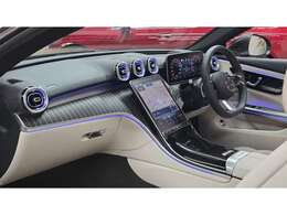 オプションのレザーエクスクルーシブP専用マキアートベージュ/ブラックインテリア