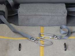 巻き上げ車いす固定フック