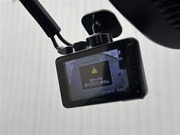 車線をはみ出しそうになると音で知らせてくれるので安心してお車の運転をしていただけます。