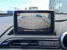 【バックモニター】後方の安全確認ができます。駐車が苦手な方にもオススメな便利機能です。
