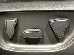 【パワーシート】スイッチ一つで簡単にシートの微調整が可能！電動だから力もいりません！快適なシートポジションにセットして、快適なドライブをお楽しみください。