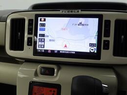 【純正ナビ】人気の純正ナビを装備しております。ナビの使いやすさはもちろん、オーディオ機能も充実！キャンプや旅行はもちろん、通勤や買い物など普段のドライブも楽しくなるはず♪