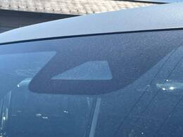 【ホンダセンシング】走行中に前方の車両等を認識し、衝突しそうな時は警報とブレーキで衝突回避と被害軽減をアシスト。より安全にドライブをお楽しみいただけます。