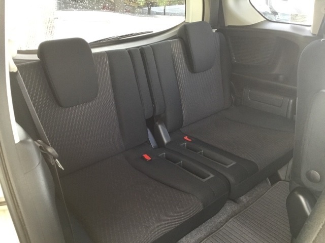 3列目シートもゆったりスペースです。