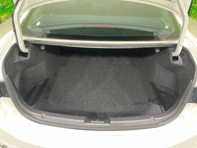 普段のお買い物や通勤、送迎等に十分な荷室スペースを確保しております。