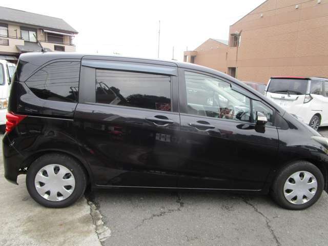 全車オイル交換無料にてやらせて頂いております。営業時間、AM10時からPM18時まで年中無休で、営業しております。是非何かご質問等ありましたら、お気軽にお問合せ下さい。社員一同心よりおまちしております