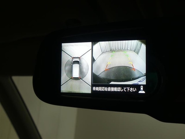 バックガイドモニターで、後方を確認しながら安心して駐車することができます。運転初心者も熟練者も必須の機能ですよ！