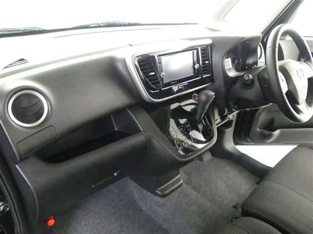 見通しのよいすっきりとした視界で、誰でも運転しやすいです。運転のしやすさは疲れにくさにも繋がりますよ♪