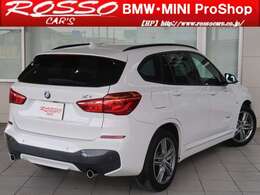 こちらの車両は、BMWの走りの良さを、さらに磨き上げたMスポーツ・パッケージとなります。精悍なエアロ形状のバンパーや、専用セッティングの足回りなど、BMWの看板グレードのひとつです。