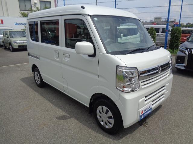 当店の車両はご納車前にバッテリー交換・ワイパーゴム交換・オイル交換・フィルター交換を行い当店サービススタッフが不具合箇所がないか？お客様に安心してお乗りいただく為の心のこもった点検を実施しております。
