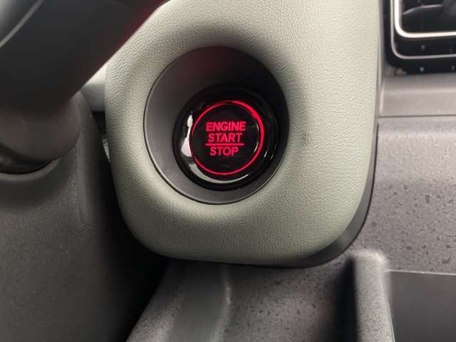 【運転席操作部】『運転席周辺の装備』の画像になります。快適なドライブを楽しむための機能が装備されています！運転席から触れるので使いやすいです！