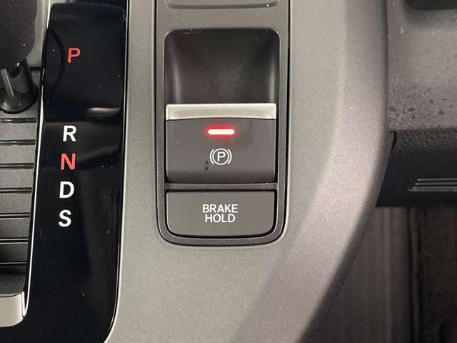 【運転席操作部】『運転席周辺の装備』の画像になります。快適なドライブを楽しむための機能が装備されています！運転席から触れるので使いやすいです！