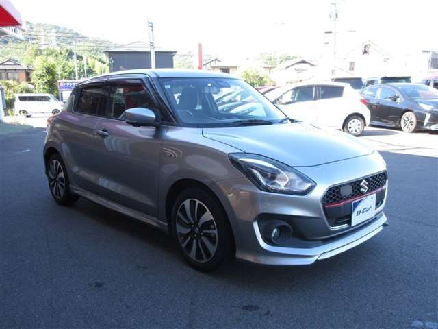 広々とした車内空間に優れた燃費性能。更にデザインも上質で人気のお車です！