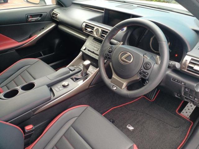 「この車の写真をもっと見たい」「状態が気になる」「この装備はついている？」どんな小さな疑問でもお気軽にお問い合わせください！