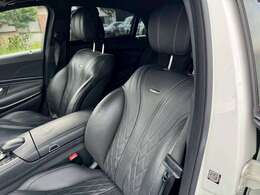 社外マフラー付いております。大迫力なV8サウンドをお楽しみ下さい！純正マフラーはございますのでご安心下さいませ。