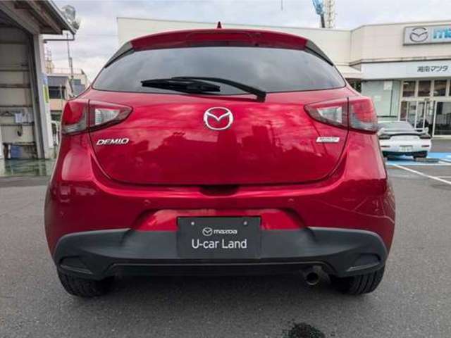 お車の後面の写真です。