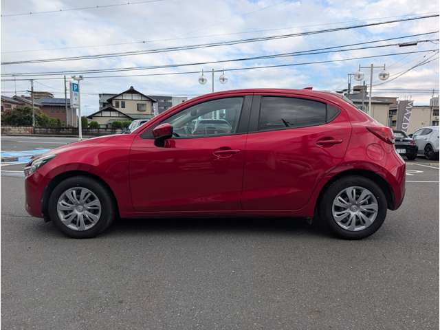 車両左横です。