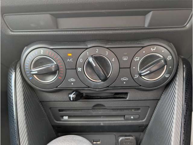 エアコンスイッチパネル