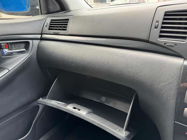 【収納多数】収納スペースを活用することで車内をキレイに保って頂けます。