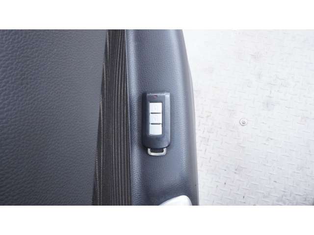 全てが当社で完結します！軽モールは、トータルカーサポート店です。保険屋さんへのお電話や修理、保険更新や車検、めんどうな手続きまで全ておまかせください。