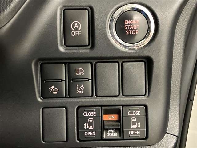 運転席の操作箇所です。ぜひ一度ご来店のうえご覧になってみてください♪