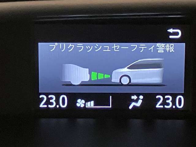 いまや必須装備「ナビゲーション」搭載！知らない場所にスイスイッとドライブ。もう、これなしではハンドルを握れませんね！でも運転中の操作は危険ですのでご注意ですね☆