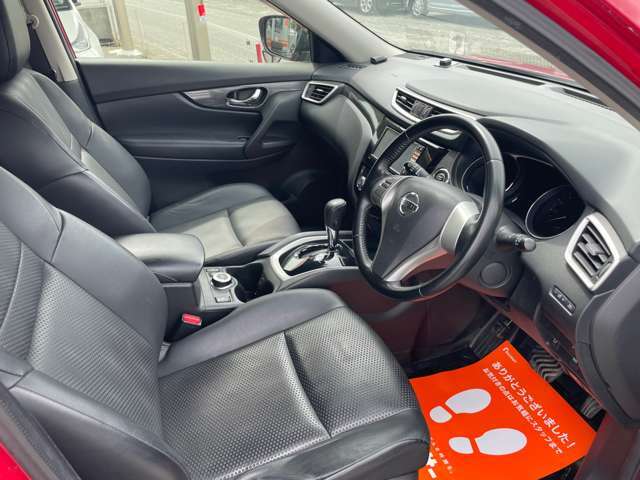 【運転席＆助手席】シートは年式の割に綺麗な状態です☆内装もご納車前にしっかりクリーニング致します！！