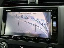 フロントカメラ装備で車両の前方を確認することができます。