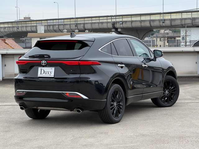 当店自慢のガラスコーティングもご用意しております！弊社のテストに合格した施工業車様によって施行されますので、質の高い仕上がりになっております！トップ・フロントガラス・ホイールのコーティングも可能です！