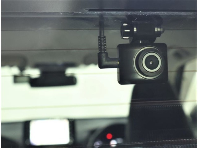 リヤ用ドライブレコーダー装備！これがあれば、相手方が危険運転をしてきた場合などでも客観的に証明でき、事故や事件の直接的な証拠の確保にも生り得ます。