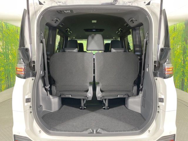 普段のお買い物や通勤、送迎等に十分な荷室スペースを確保しております。セカンドシートを倒すと、大きな荷物の積載も可能です♪