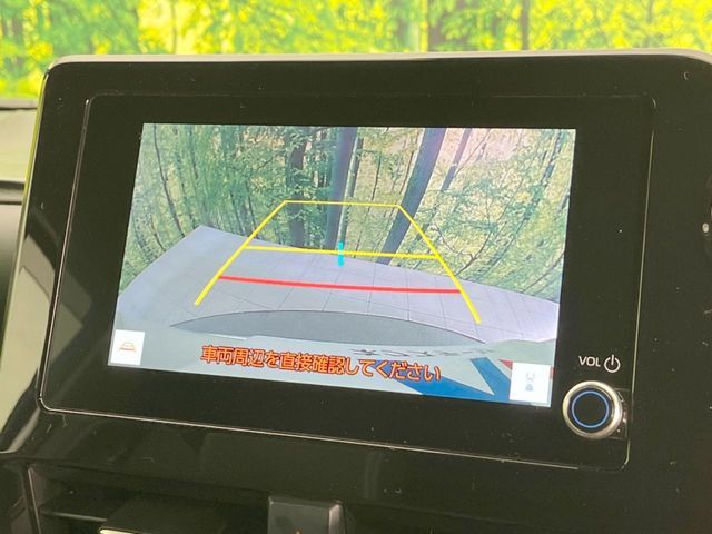 【バックカメラ】駐車時に後方がリアルタイム映像で確認できます。大型商業施設や立体駐車場での駐車時や、夜間のバック時に大活躍！運転スキルに関わらず、今や必須となった装備のひとつです！