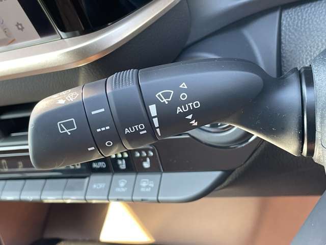 【運転席操作部】快適なドライブを楽しむための機能が装備されています！運転席から触れるので、使いやすいです！除菌プランいれていただくと、さらに清潔で安心していただけます！