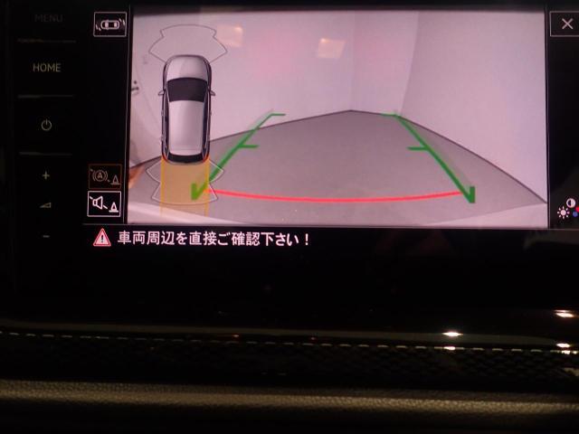 バックモニター搭載で車庫入れ安心！バック中の死角部分がモニターに映し出されるので安全性アップ！！