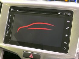 【純正ナビ】人気の純正ナビを装備。オーディオ機能も充実しており、Bluetooth接続すればお持ちのスマホやMP3プレイヤーの音楽を再生可能！毎日の運転がさらに楽しくなります！！