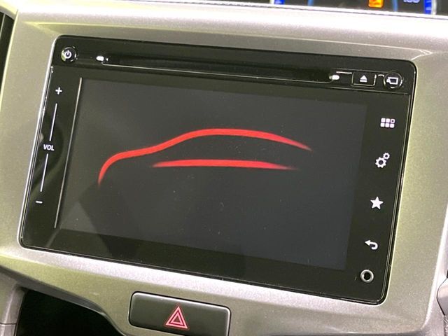 【純正ナビ】人気の純正ナビを装備。オーディオ機能も充実しており、Bluetooth接続すればお持ちのスマホやMP3プレイヤーの音楽を再生可能！毎日の運転がさらに楽しくなります！！