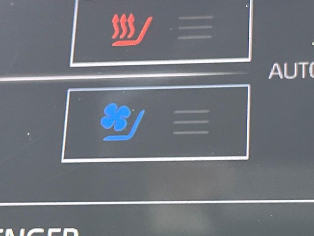 【シートベンチレーション】夏場は涼しい風でお尻や背中の熱やムレを防ぎ、冬はエアコンよりも早く温まってポカポカに！季節を問わず快適に過ごせます。