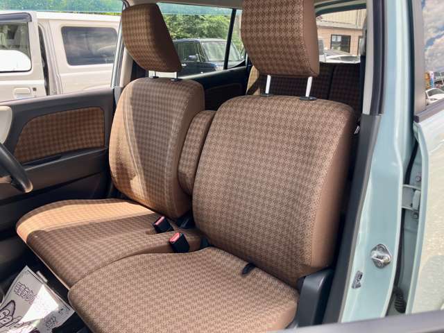 安心して中古車をお買い求めいただける様、当社は第三者機関のプロの鑑定士による、内外装、機関クオリティのチェックを受けることが出来る加盟店です。