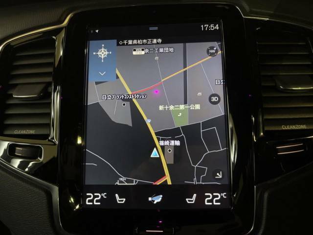 ●ボルボ純正ナビ:一体感のあるナビは、高級感ある車内を演出してくれます。オーディオ機能も充実しておりますので、運転もより楽しめます♪