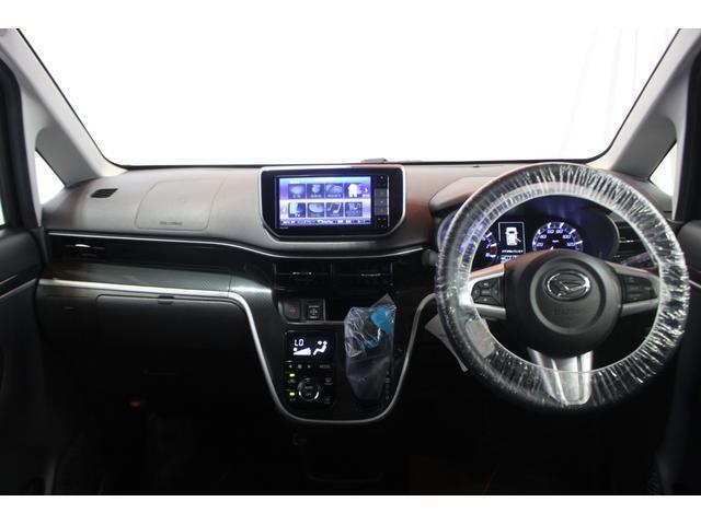 落ち着いたインパネデザインです。運転席から手の届く位置によく使うものが機能的配置されています。
