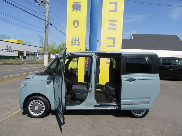 傘やお荷物を持っての乗り降りはもちろん、風の強い日や狭い場所に駐車した時でも壁や隣の車にドアをぶつける心配もありません！！