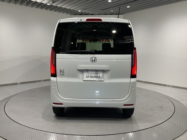 ご納車までの期間ですが、県内のお客様は1、2週間、県外のお客様は2、3週間ほどでご納車が可能となります。但し、お支払いや書類の状況によっては多少の前後もありますので、その際には何卒ご了承下さい。