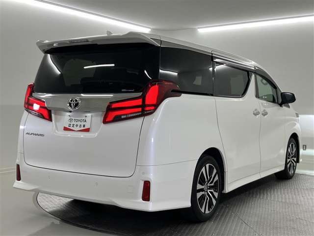 電車でお越しの際は、名鉄西尾線の「桜町前」駅が最寄り駅となります。駅からは徒歩10分弱ほどの距離です。ご連絡頂ければ最寄りの駅まで送迎致します。