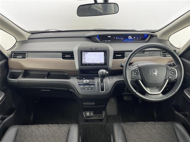 【インパネ全体】全方位で視界が広く、高い目線で運転もしやすいです！